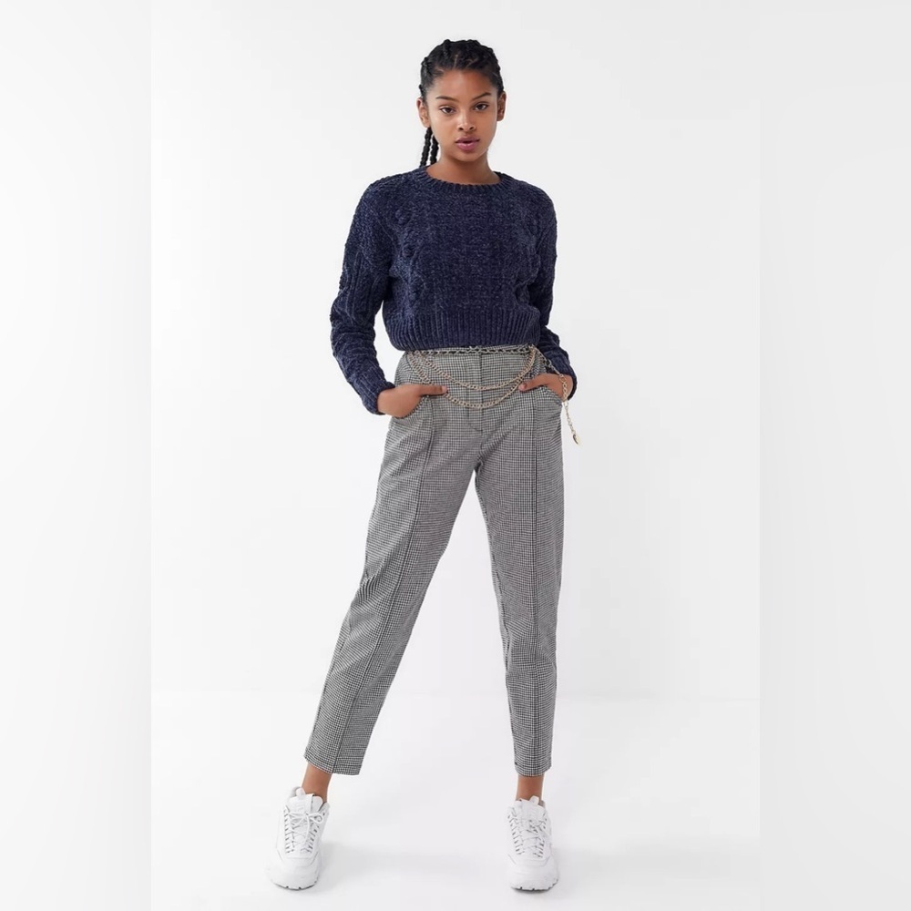Urban Outfitters Dazzling Cable-Knit Cropped Chenille Velvet Sweater Dark Blue - Picture 2 of 9
